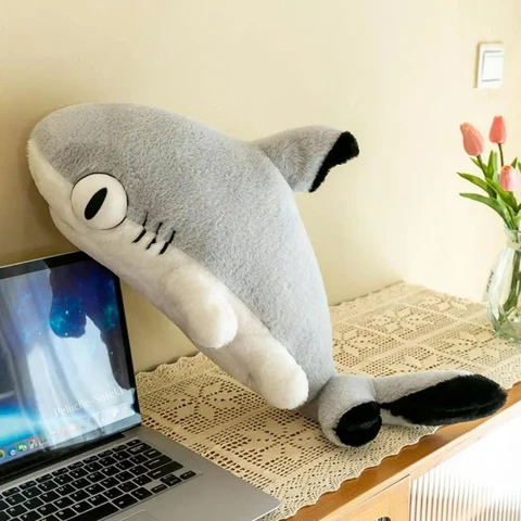 requin-peluche-pointe-noire