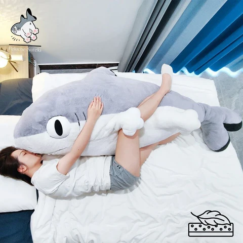 coussin-peluche-requin